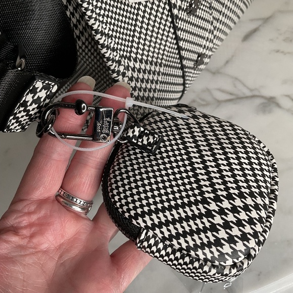 Betsy Johnson Black&White houndstooth ☠️ skull tote,purse,bag,coinpurse,keychain - Picture 10 of 13